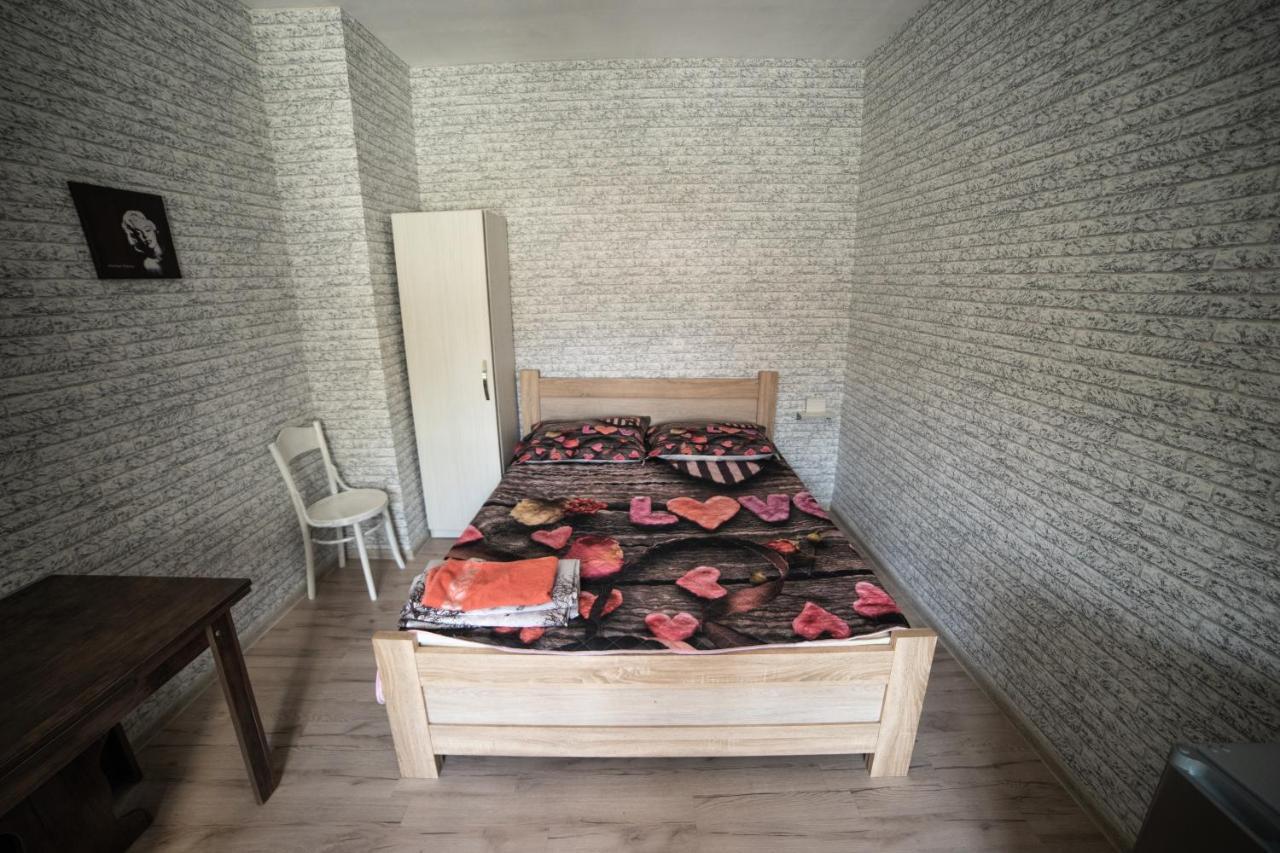 Happy Pandasn12 Otel Borjomi Dış mekan fotoğraf